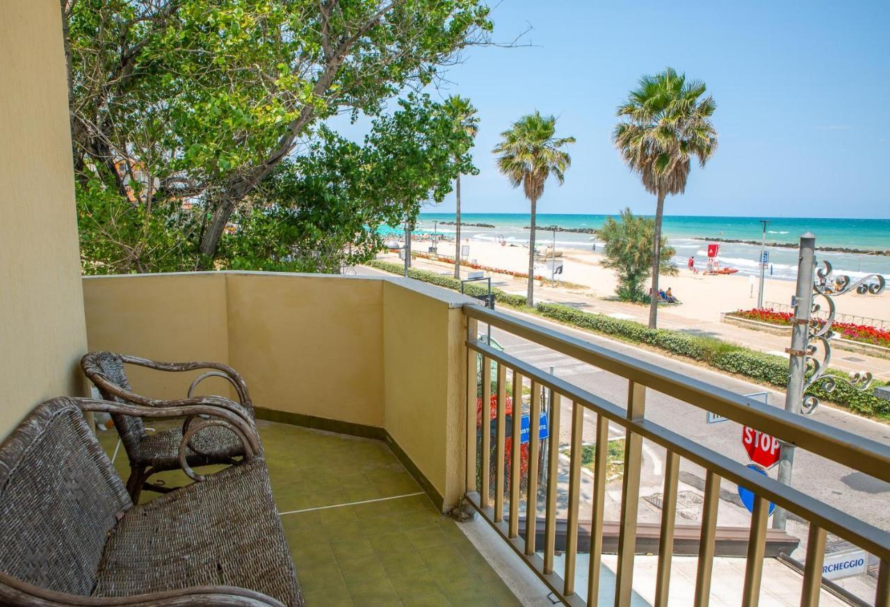 Palm Beach House - Vista Mare มอนเตซิลวาโน ภายนอก รูปภาพ
