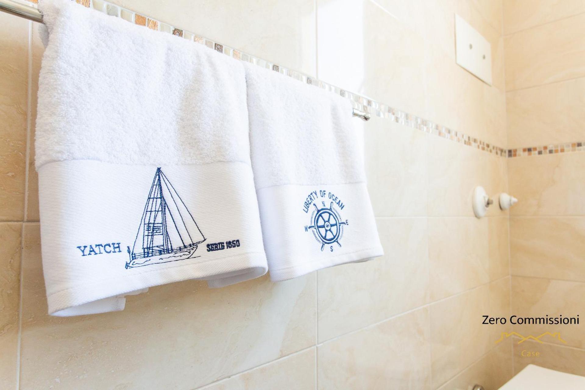 Palm Beach House - Vista Mare มอนเตซิลวาโน ภายนอก รูปภาพ